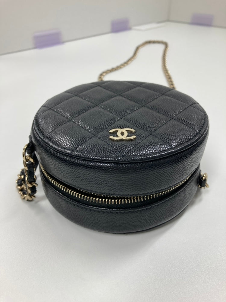 Chanel CC Matelassé Caviar Rond Pochette avec chaîne