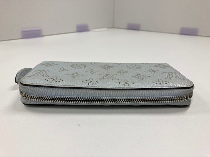 Louis Vuitton Monogram Mahina Zippy Portefeuille