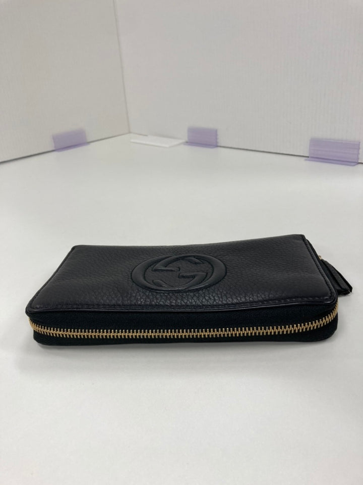 Gucci Cuir de veau Soho Zip Around Continental Portefeuille