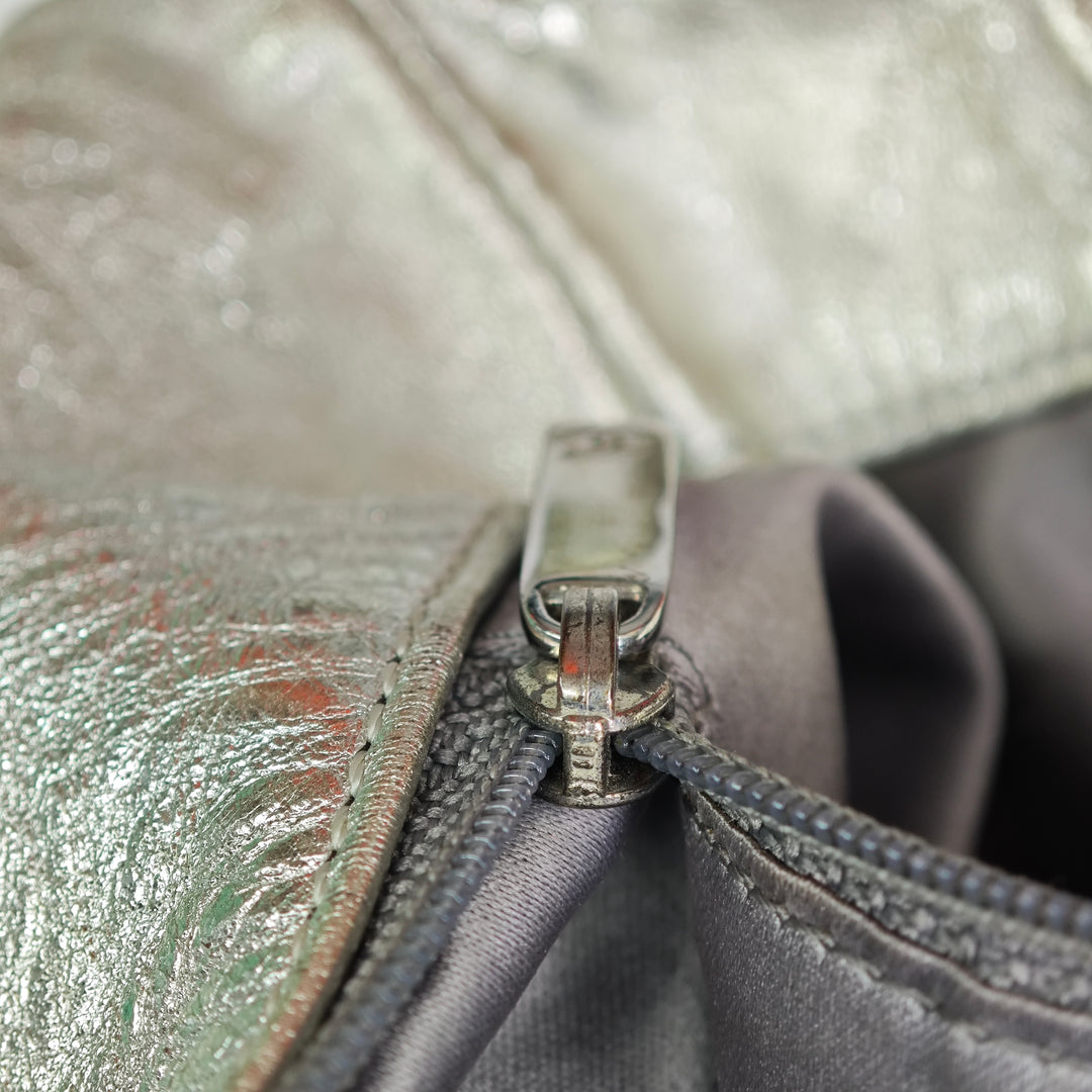Chanel Large Metallic Glazed Cuir de veau perforé Rodeo Drive Sac