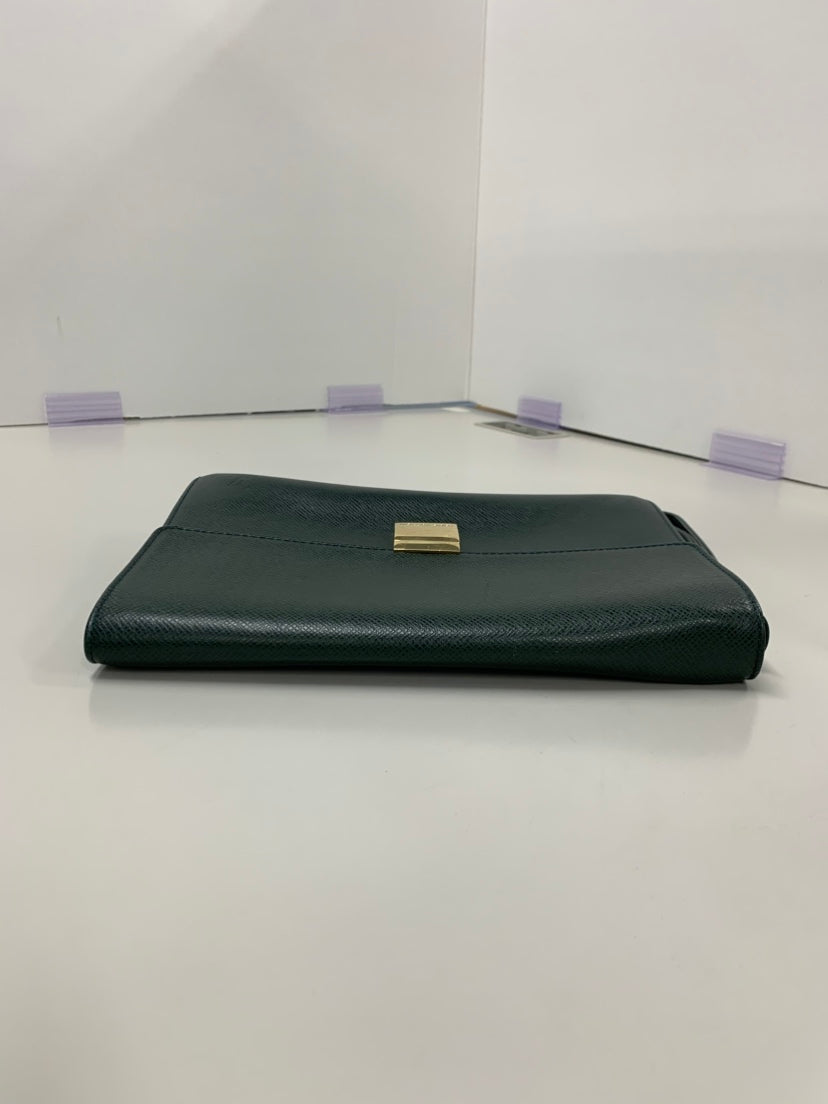 Louis Vuitton Taiga Selenga