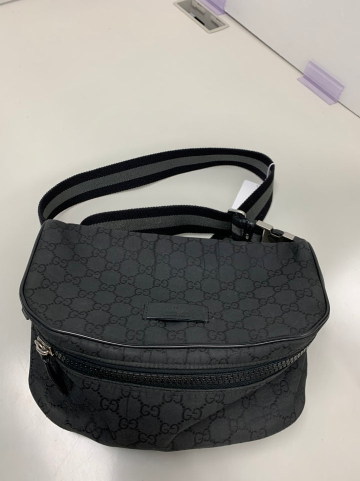 Gucci GG Nylon Web Sac ceinture