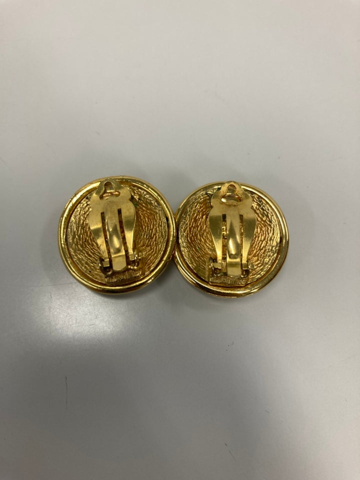 Chanel CC plaqué Button Clip On Boucles d’oreilles