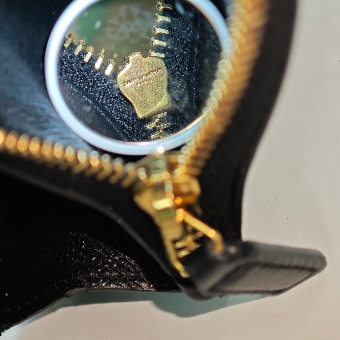 Saint Laurent Smooth Cuir de veau Monogram Kate Bicolor Pompon Portefeuille On Strap