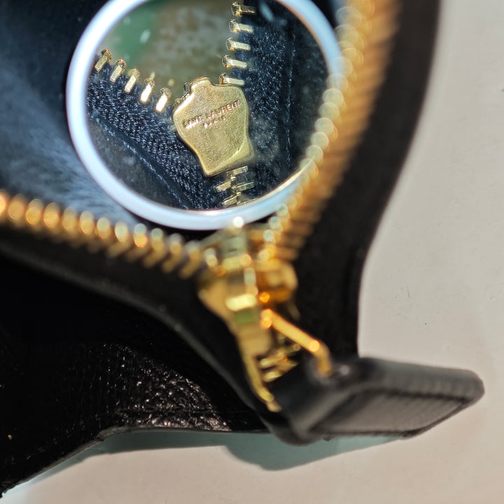 Saint Laurent Smooth Cuir de veau Monogram Kate Bicolor Pompon Portefeuille On Strap