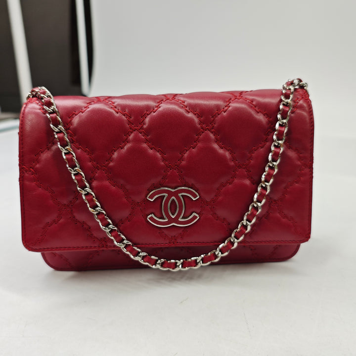 Chanel CC Matelassé Cuir de veau Double Stitch Hamptons Wallet on Chain
