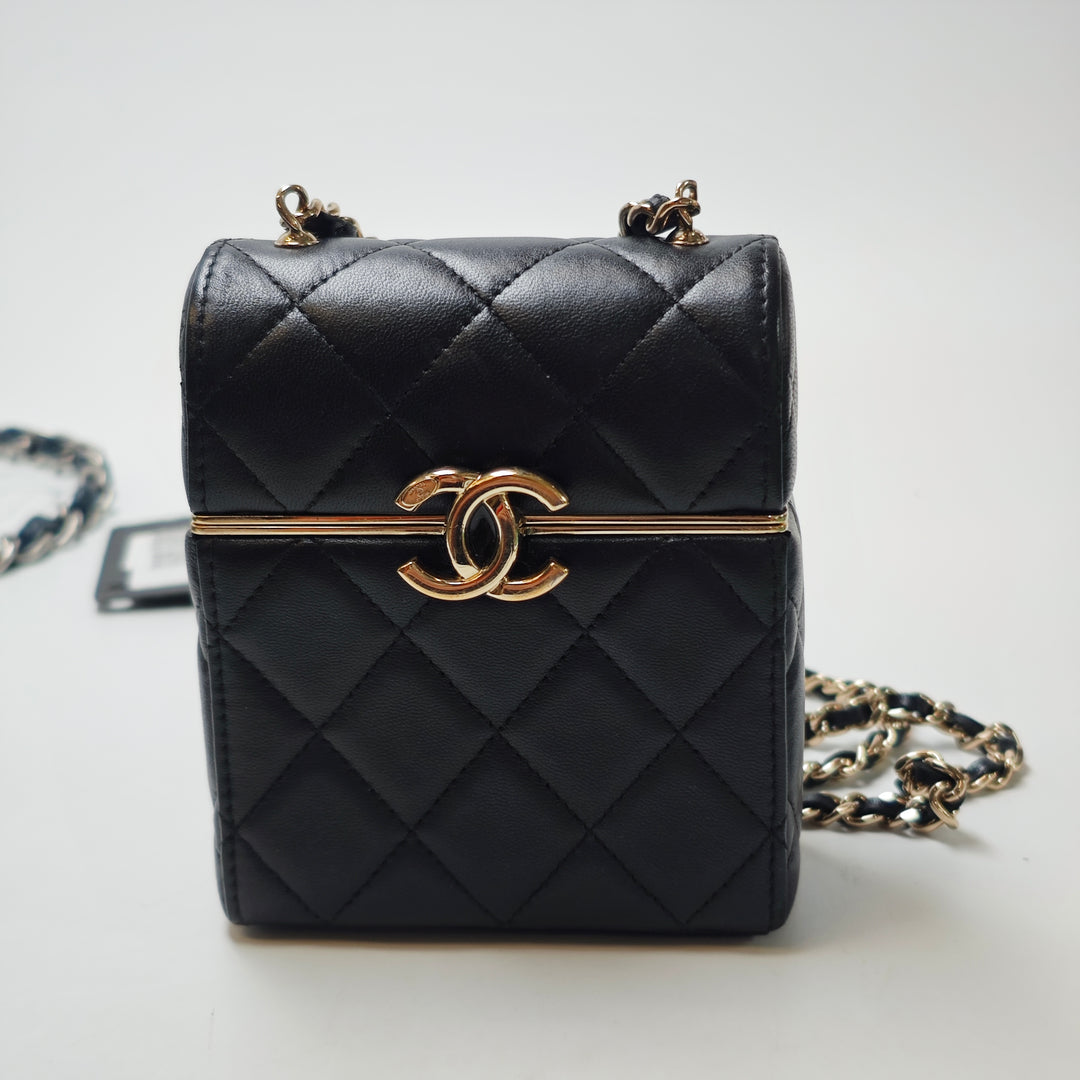 Chanel Small Matelassé Cuir d’agneau Boîte avec chaîne
