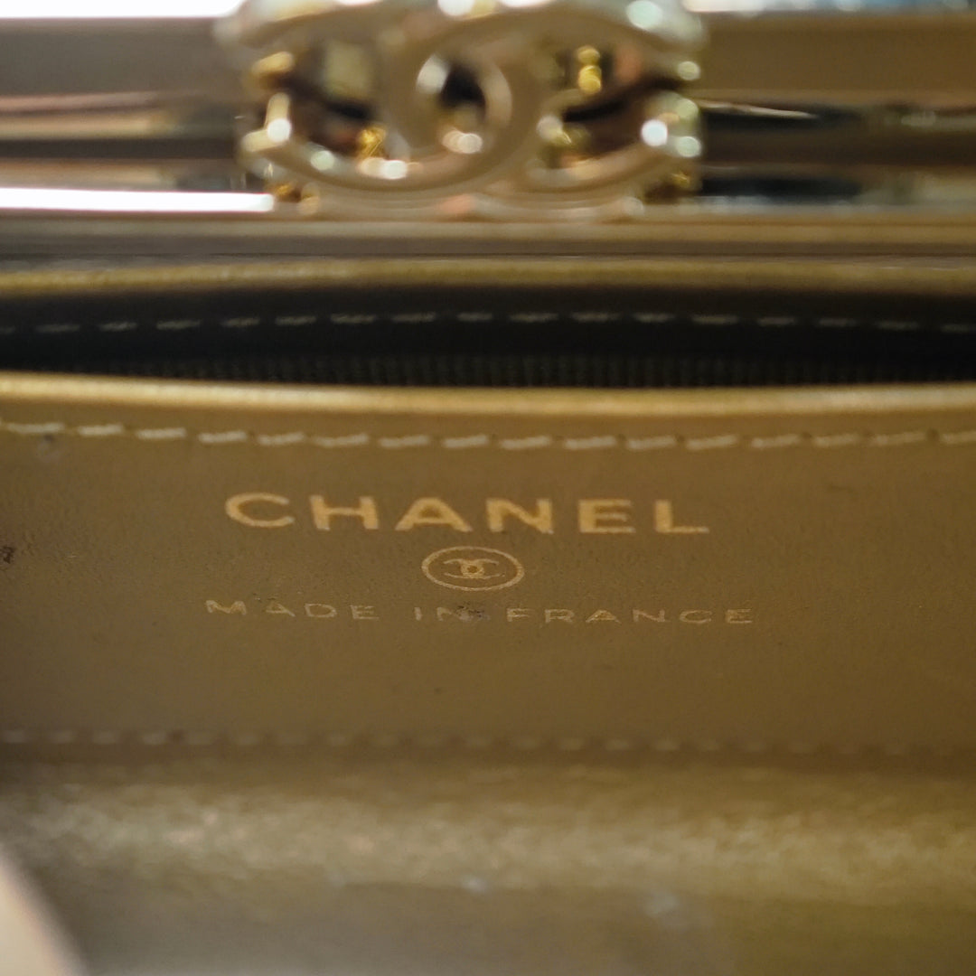Chanel Small Matelassé Cuir d’agneau Boîte avec chaîne