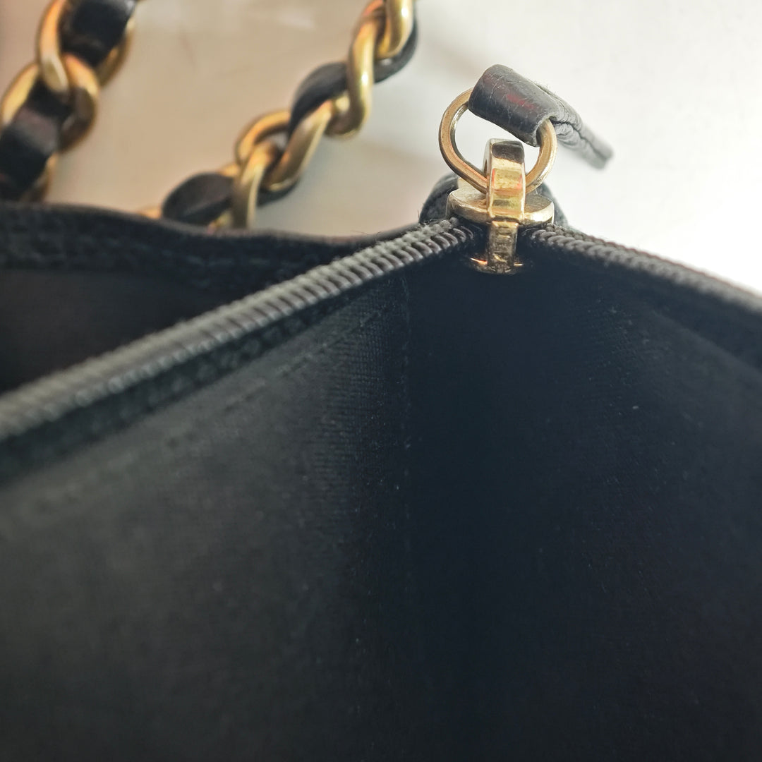 Chanel clouté Cuir de veau grainé Boy Wallet on Chain