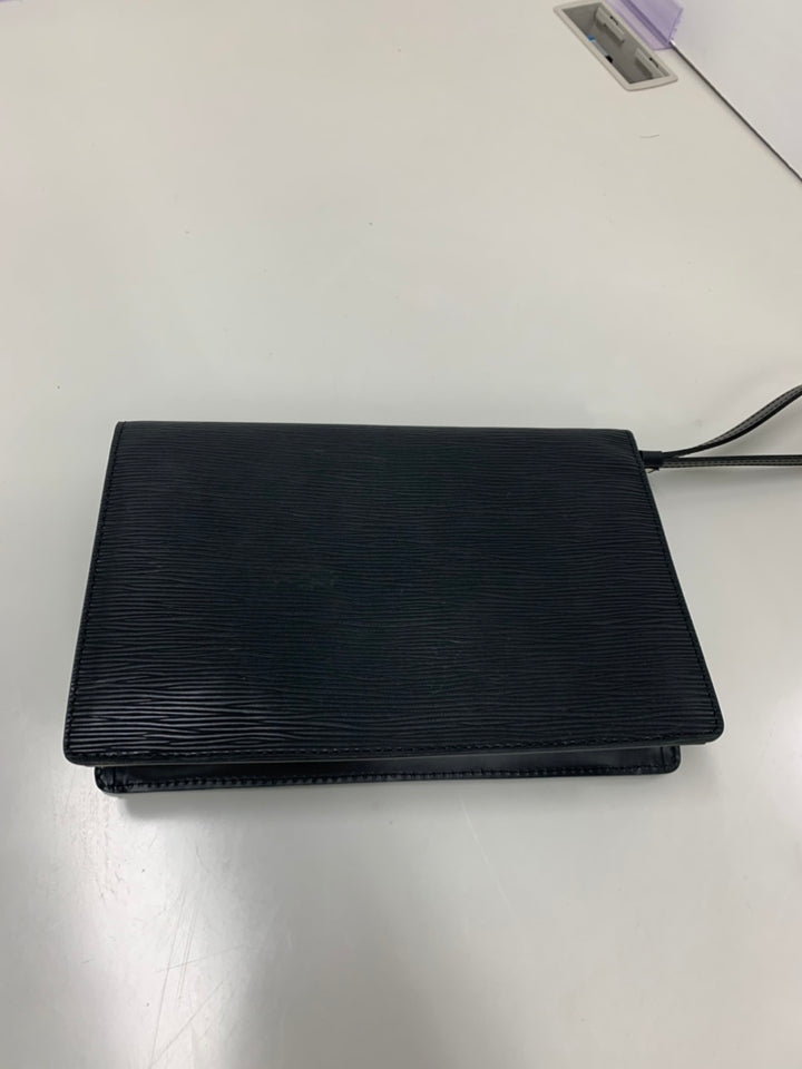 Louis Vuitton Epi Pochette Sellier Dragonne