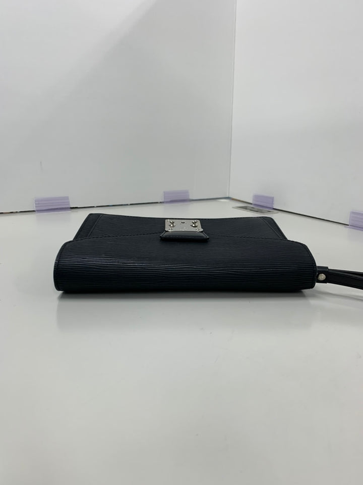 Louis Vuitton Epi Pochette Sellier Dragonne