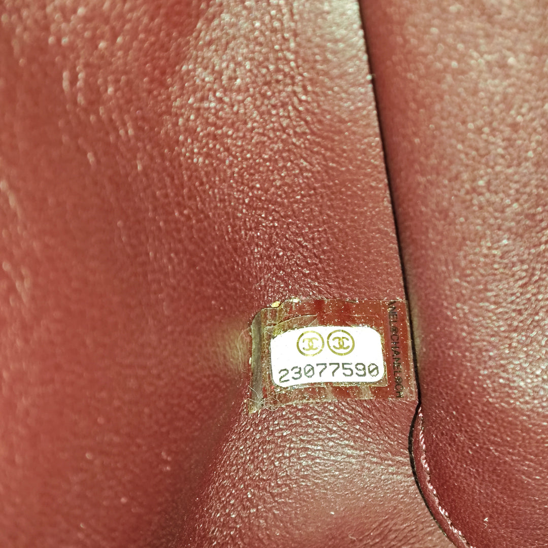 Chanel CC Matelassé Cuir d’agneau Kiss Lock Minaudiere Chain Sac porté croisé