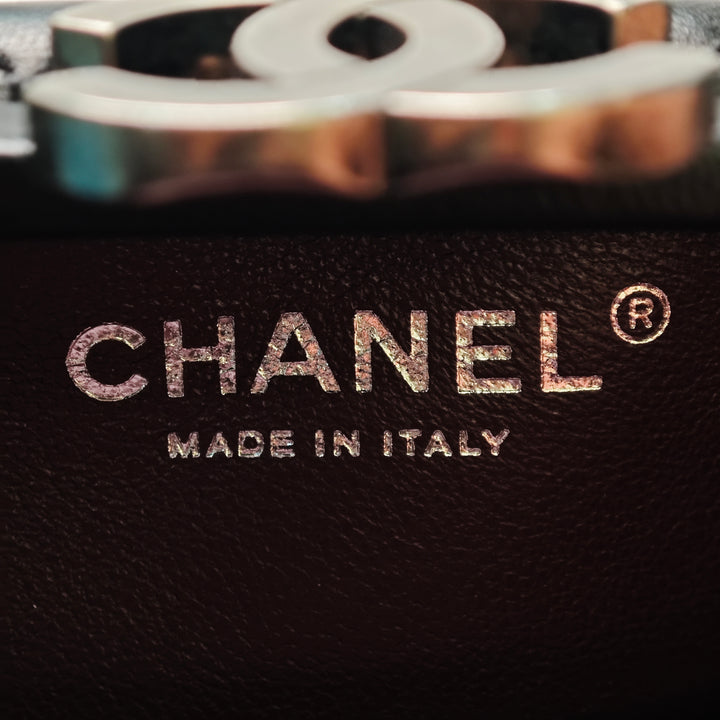 Chanel CC Matelassé Cuir d’agneau Kiss Lock Minaudiere Chain Sac porté croisé