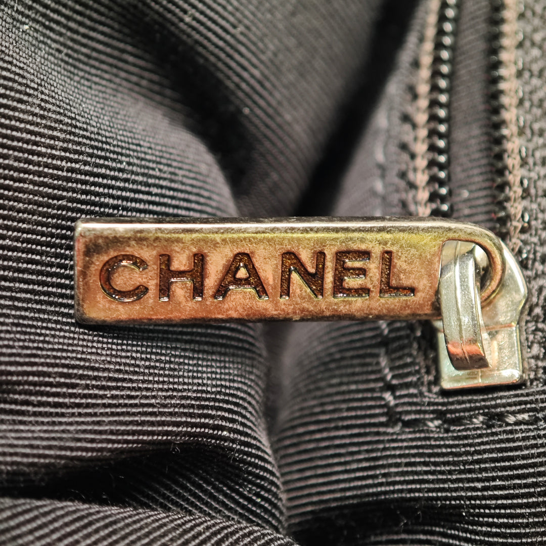 Chanel Matelassé Iridescent Cuir de veau Chic Quilt Frame Sac