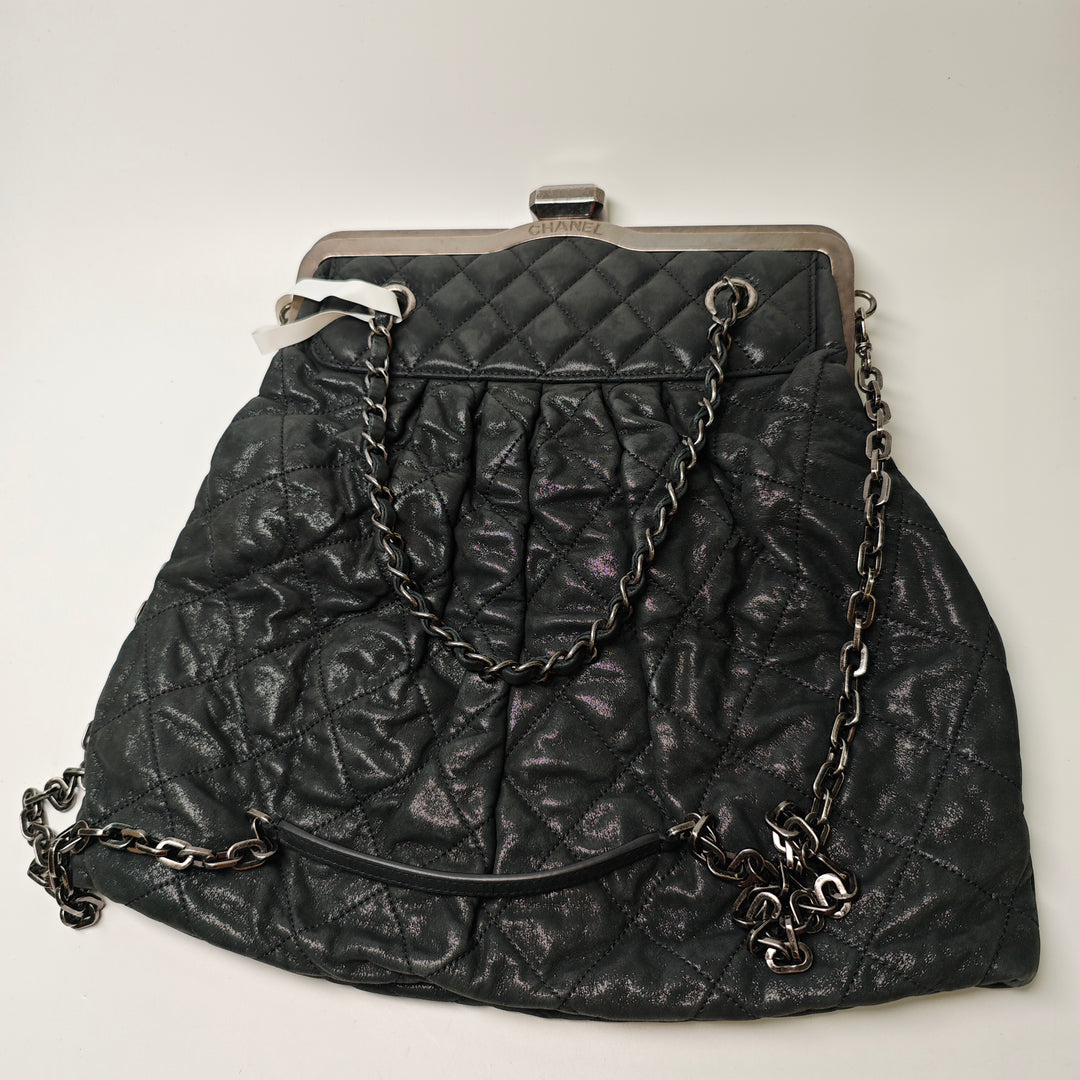 Chanel Matelassé Iridescent Cuir de veau Chic Quilt Frame Sac