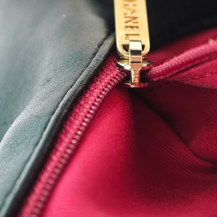 Chanel Large Cuir d’agneau 19 à rabat