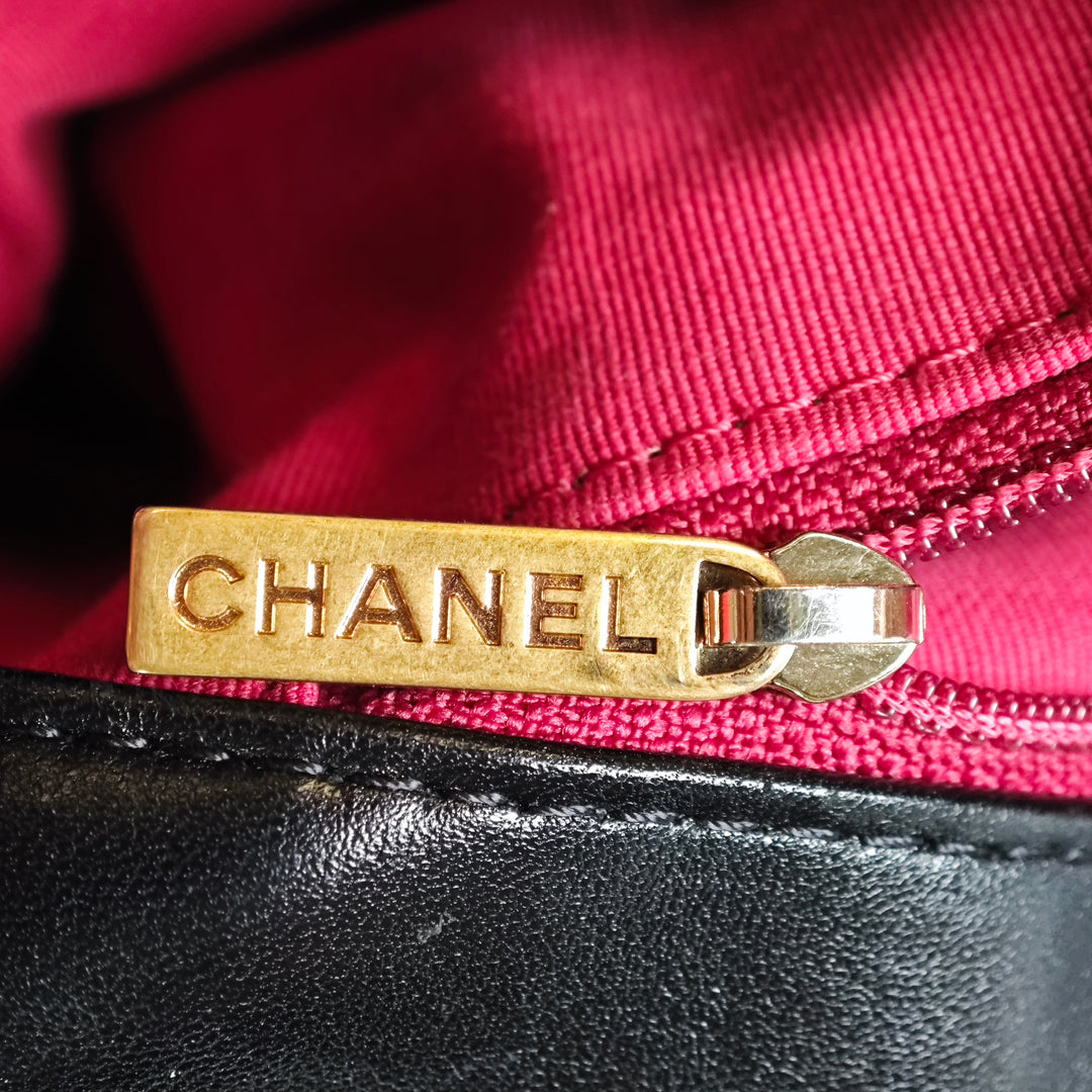Chanel Large Cuir d’agneau 19 à rabat