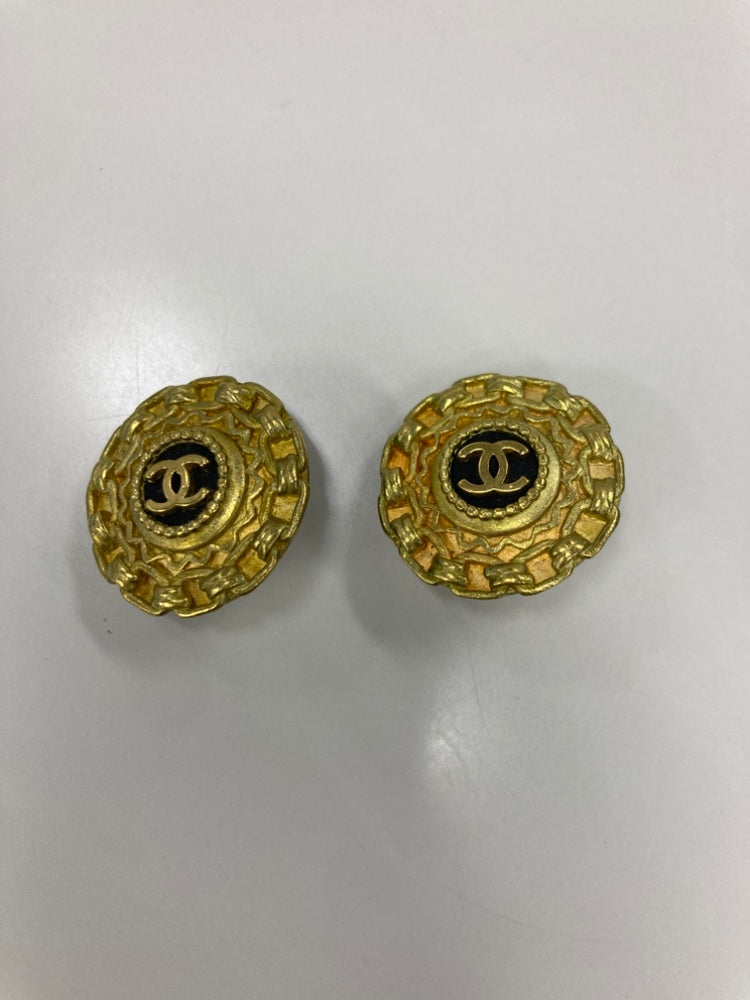 Chanel CC plaqué Resin Chain Rond Clip On Boucles d’oreilles