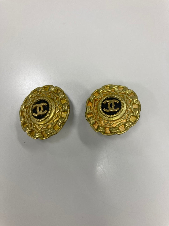 Chanel CC plaqué Resin Chain Rond Clip On Boucles d’oreilles