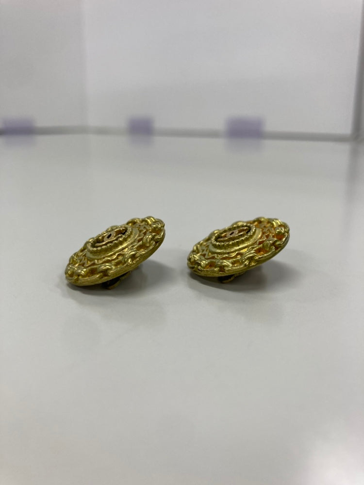 Chanel CC plaqué Resin Chain Rond Clip On Boucles d’oreilles