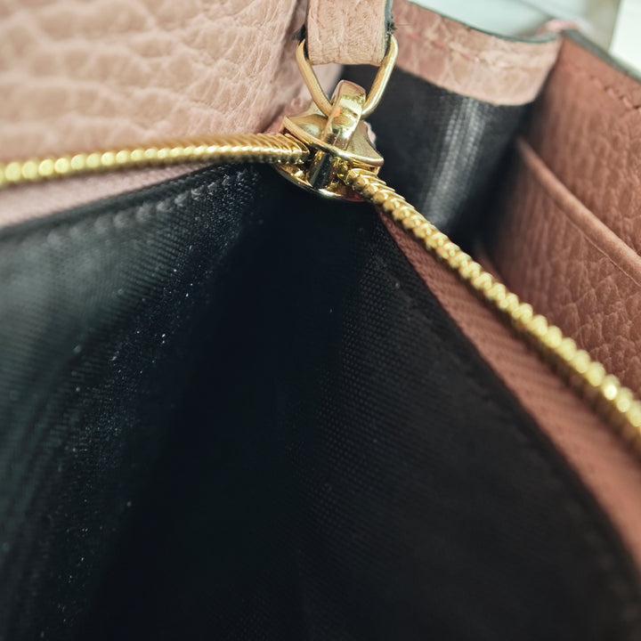 Gucci Cuir Betty Wallet on Chain