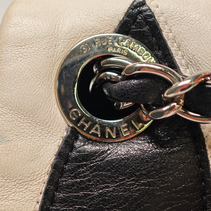 Chanel CC Cuir d’agneau Graphic Patchwork Rabat intégral
