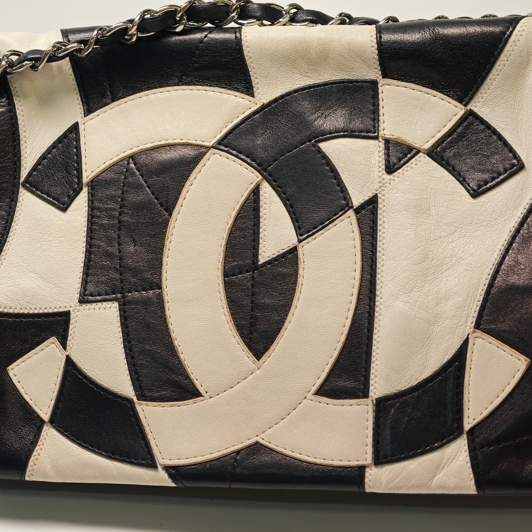 Chanel CC Cuir d’agneau Graphic Patchwork Rabat intégral