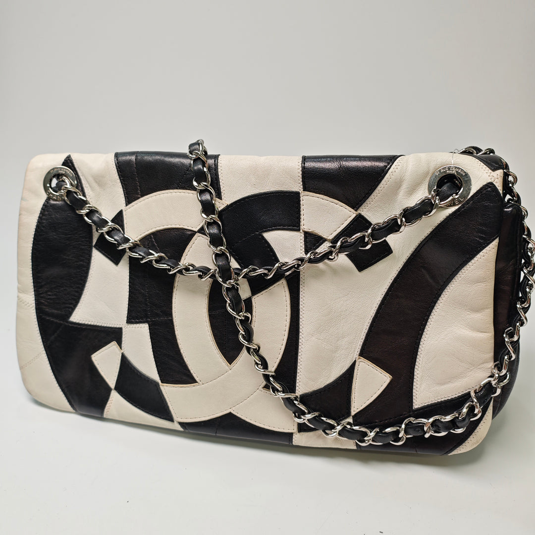 Chanel CC Cuir d’agneau Graphic Patchwork Rabat intégral