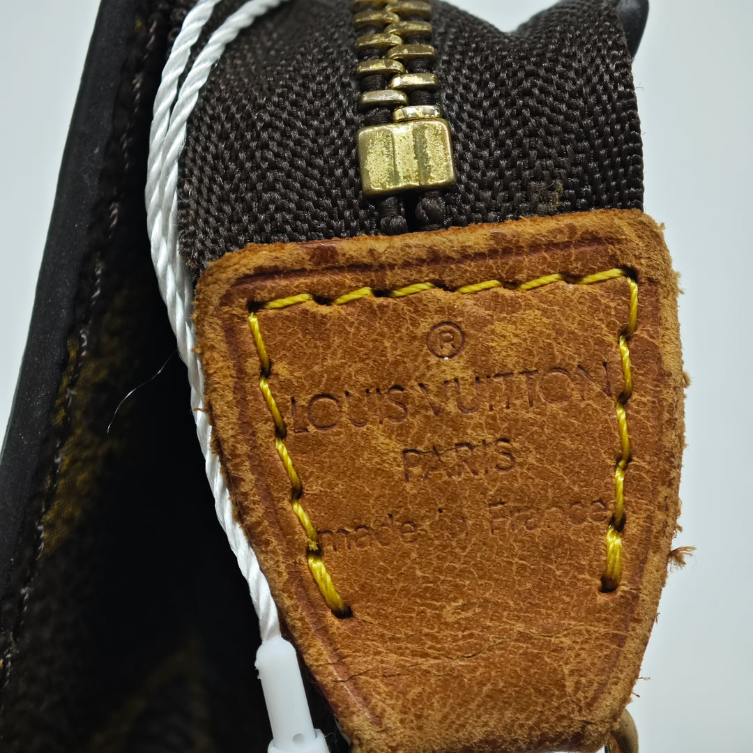 Louis Vuitton Monogram Bucket GM Pochette