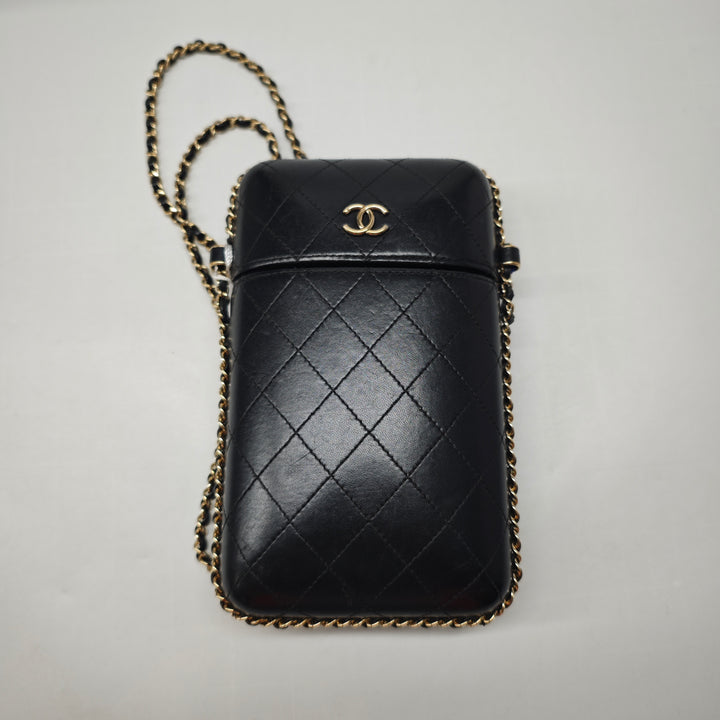 Chanel CC Matelassé Cuir d’agneau Sac rond à chaîne Phone Holder