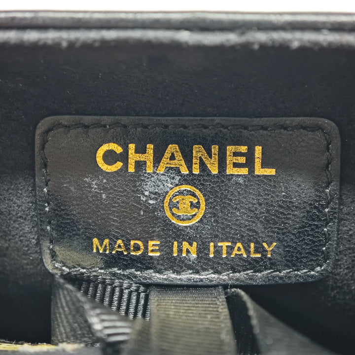 Chanel CC Matelassé Cuir d’agneau Sac rond à chaîne Phone Holder