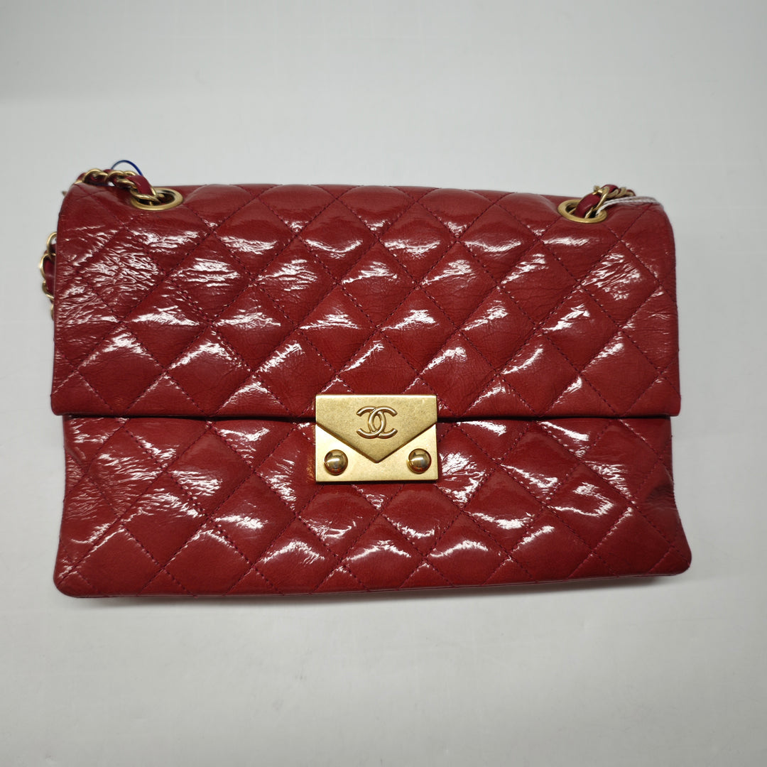 Chanel Matelassé Cuir verni Cuir de chèvre Pagoda Accordion à rabat