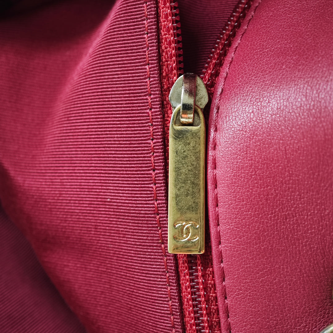 Chanel Matelassé Cuir verni Cuir de chèvre Pagoda Accordion à rabat