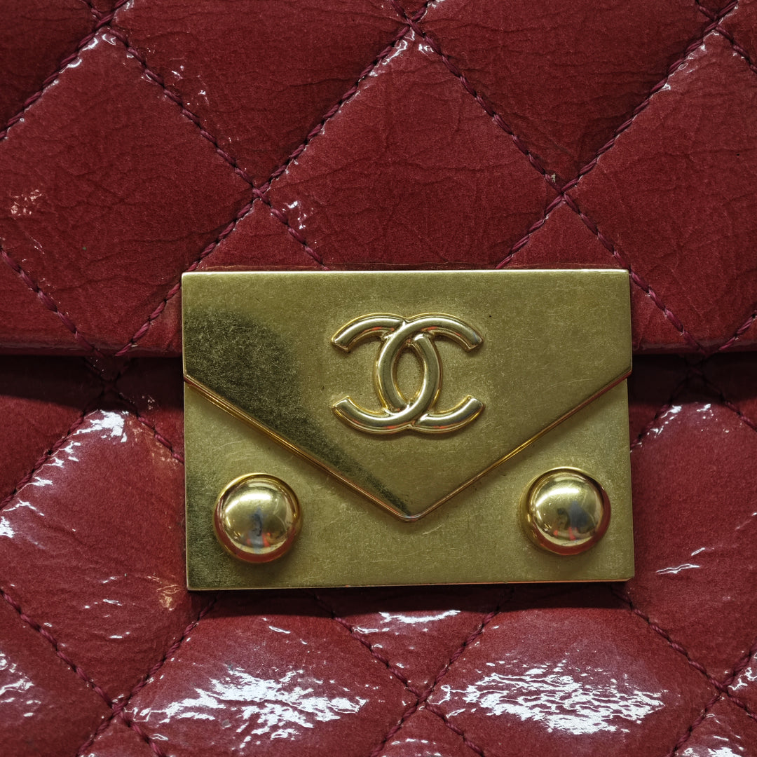Chanel Matelassé Cuir verni Cuir de chèvre Pagoda Accordion à rabat