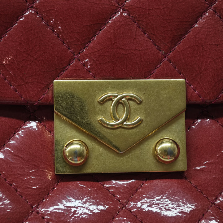 Chanel Matelassé Cuir verni Cuir de chèvre Pagoda Accordion à rabat