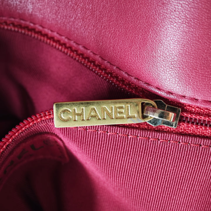 Chanel Matelassé Cuir verni Cuir de chèvre Pagoda Accordion à rabat