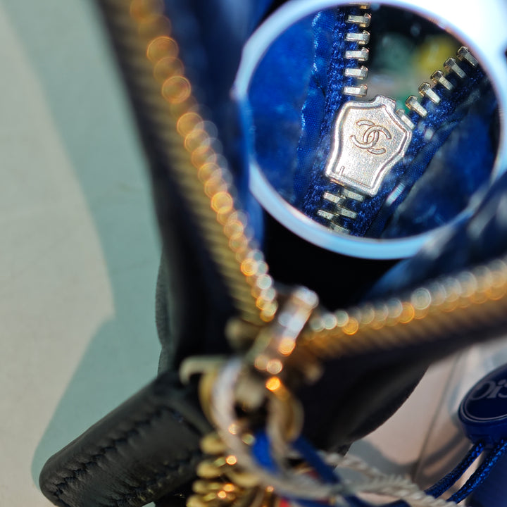Chanel Large Matelassé Cuir d’agneau Casino Charms O Étui Pochette