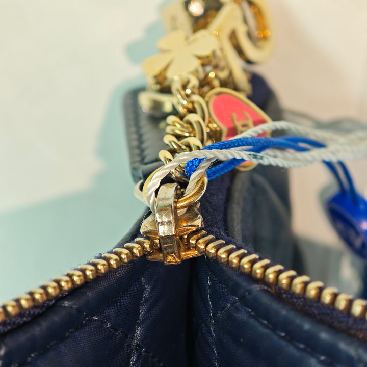 Chanel Large Matelassé Cuir d’agneau Casino Charms O Étui Pochette