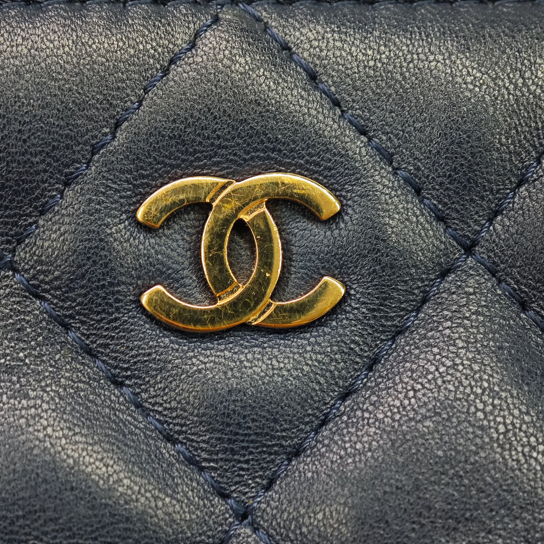 Chanel Large Matelassé Cuir d’agneau Casino Charms O Étui Pochette