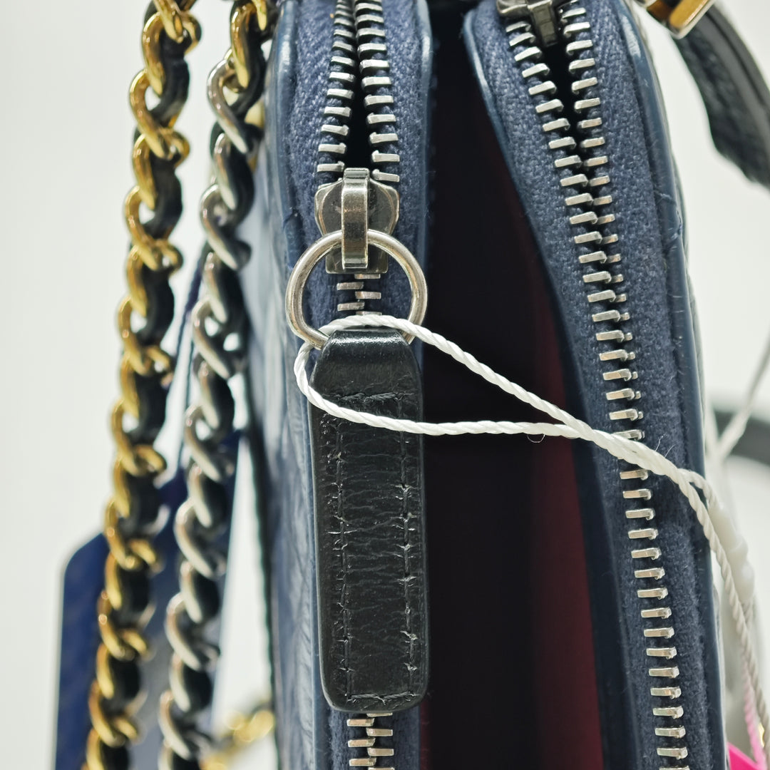 Chanel Bicolor vieilli Cuir de veau Gabrielle Double Zip Pochette avec chaîne