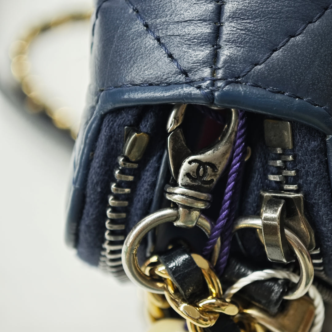 Chanel Bicolor vieilli Cuir de veau Gabrielle Double Zip Pochette avec chaîne