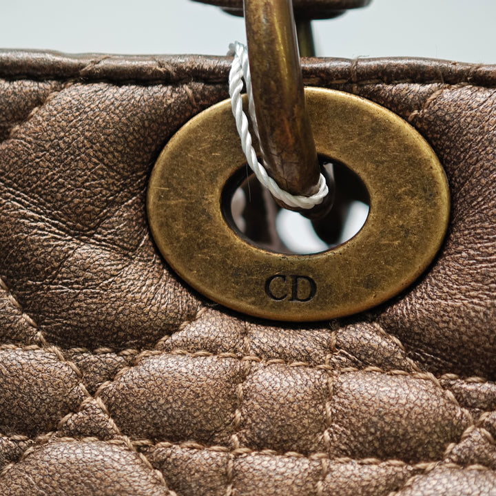 Dior Medium Metallic Cuir d’agneau Cannage Lady Dior