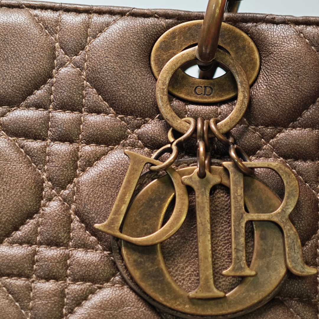 Dior Medium Metallic Cuir d’agneau Cannage Lady Dior