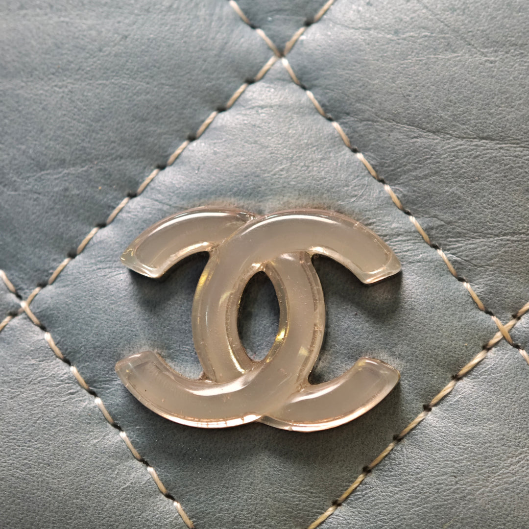 Chanel CC Matelassé Ombre Cuir verni et vieilli Cuir de veau Cristal Wallet on Chain