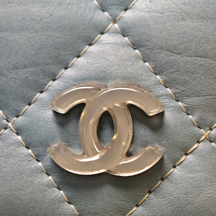 Chanel CC Matelassé Ombre Cuir verni et vieilli Cuir de veau Cristal Wallet on Chain