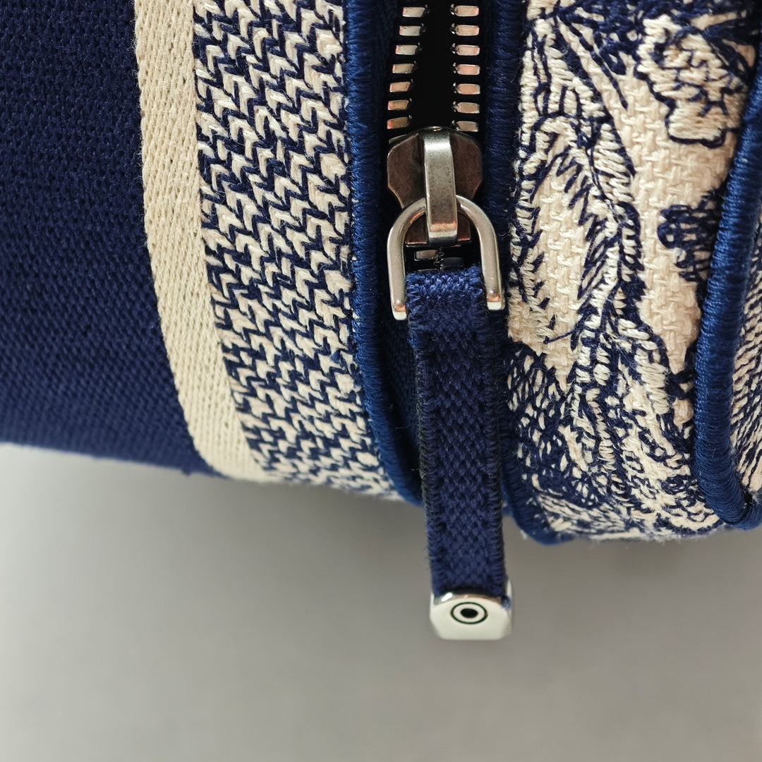 Dior brodé Toile Toile De Jouy DiorTravel Vanity