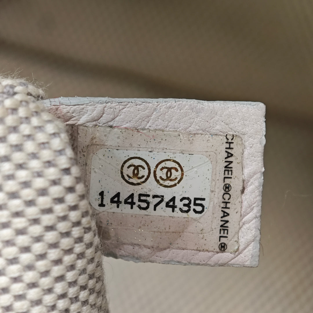 Chanel Matelassé Cuir de veau Stitch Retro Chain Accordion à rabat