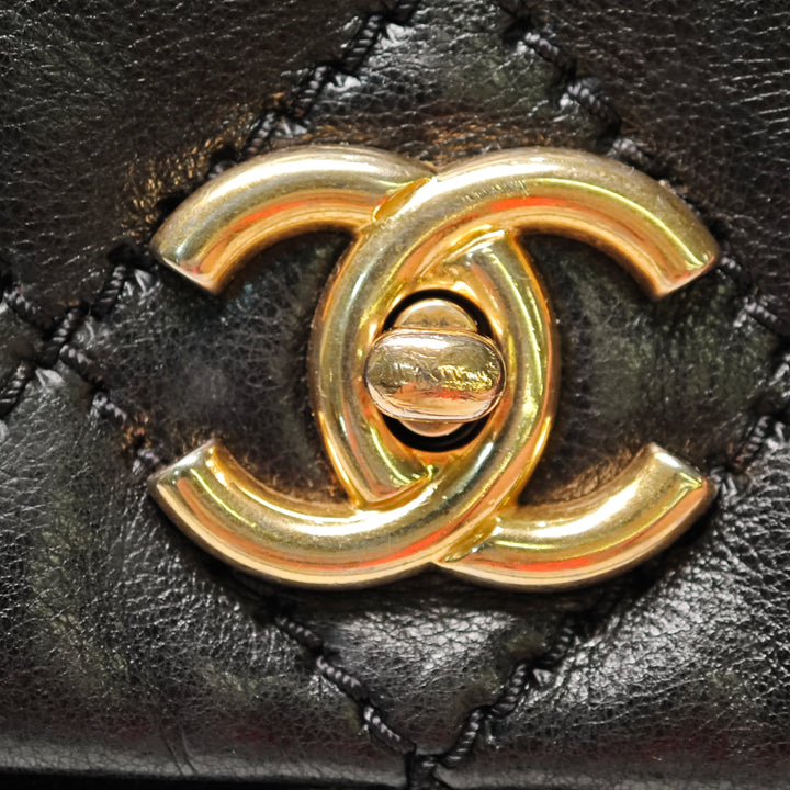 Chanel Matelassé Cuir de veau Stitch Retro Chain Accordion à rabat
