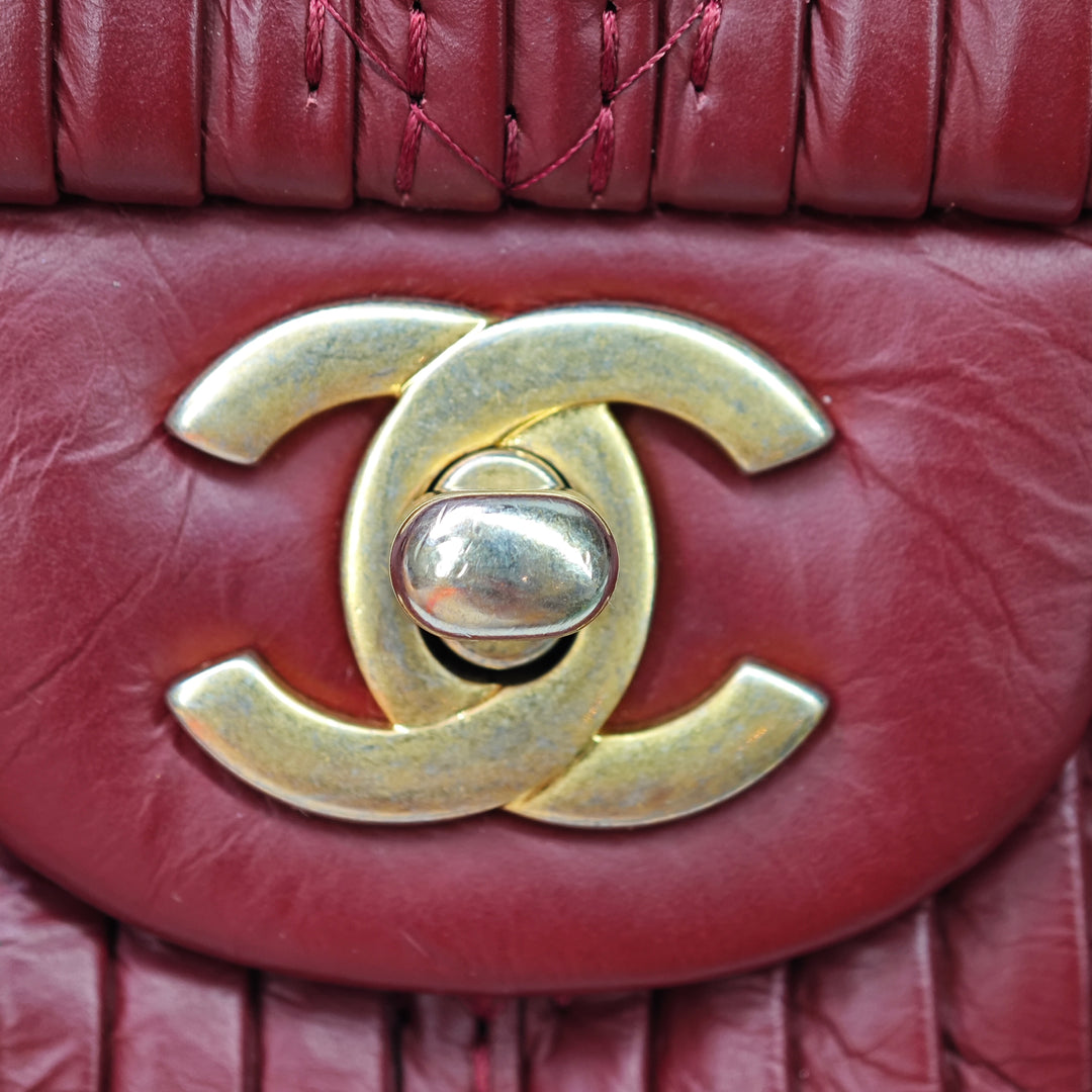Chanel Medium Classic Chevron Cuir de veau Pleated Double rabat