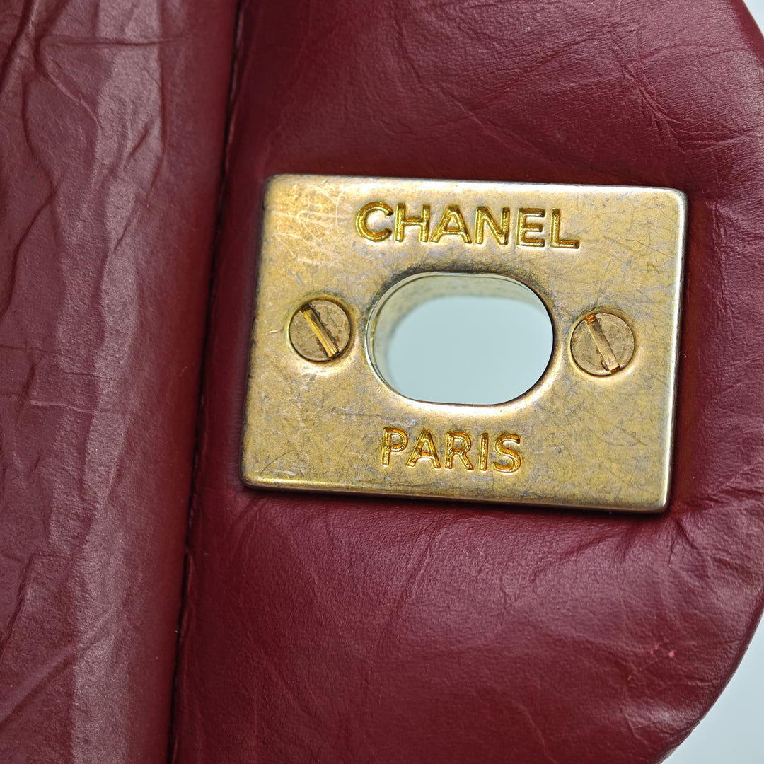 Chanel Medium Classic Chevron Cuir de veau Pleated Double rabat